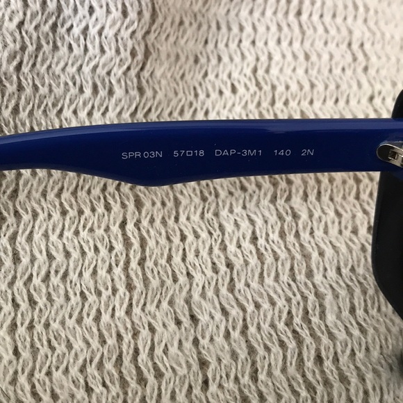 SOLD✨Prada sunglass black with blue stripe - Picture 4 of 8